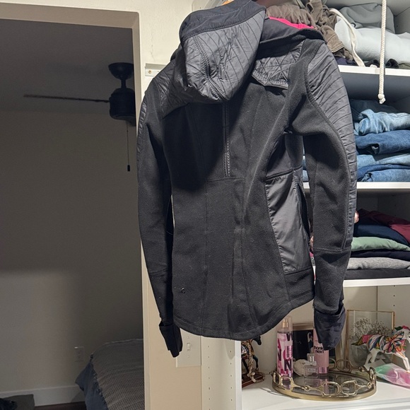 lululemon athletica Black Puffer Jacket With removable hood - Picture 4 of 4